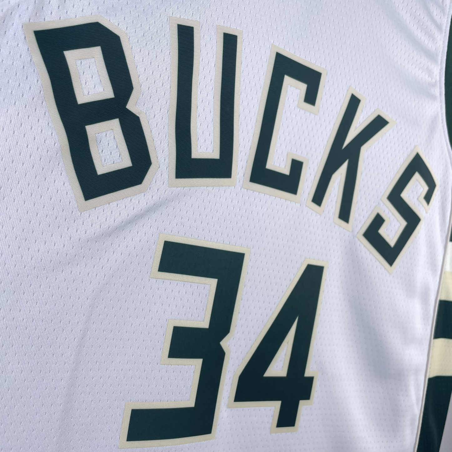 Camisa Regata Nike NBA Milwaukee Bucks Association Edition 2022/23