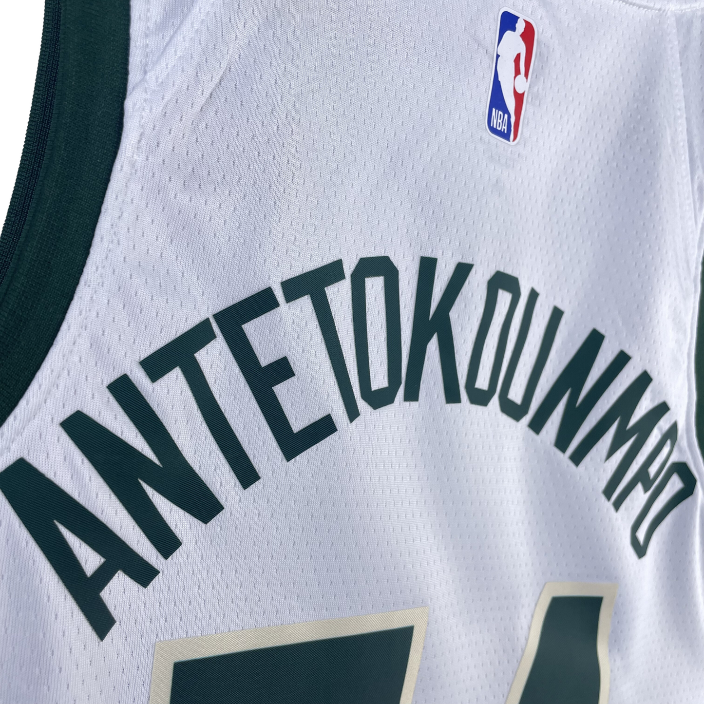 Camisa Regata Nike NBA Milwaukee Bucks Association Edition 2022/23