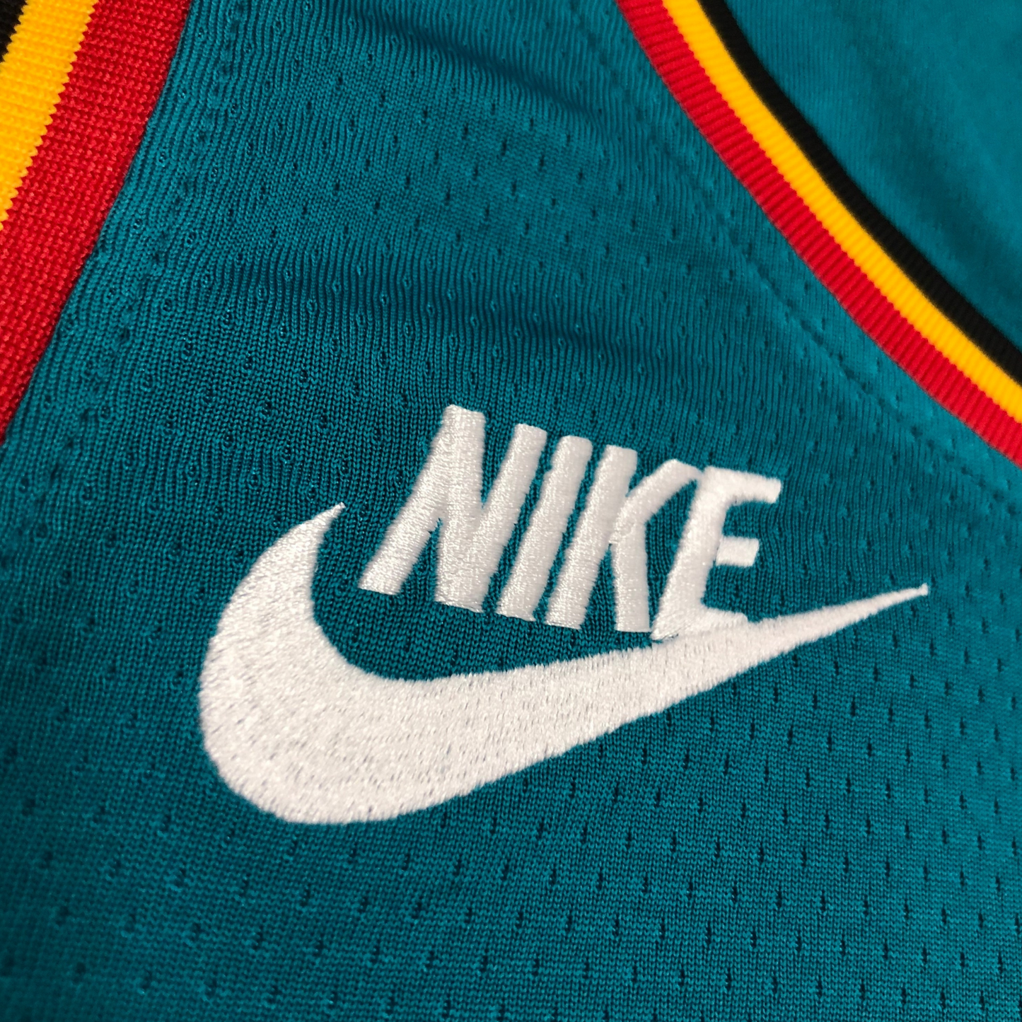 Camisa Regata Nike NBA Detroit Pistons Classic Edition 2022/23